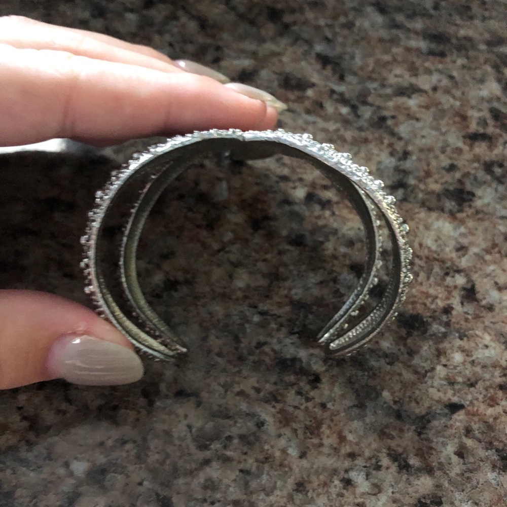 ✨✨ Starfish Bangle ✨✨ - Picture 8 of 9